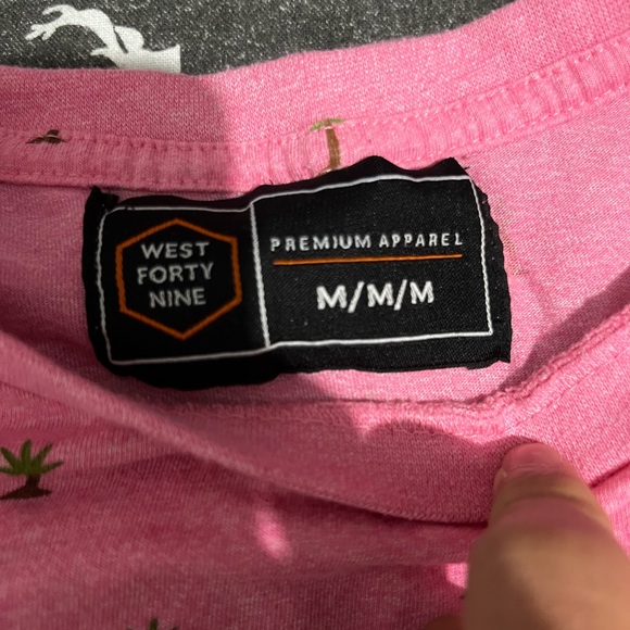 Summer shirts pink and light pink size small and medium - Picture 3 of 5